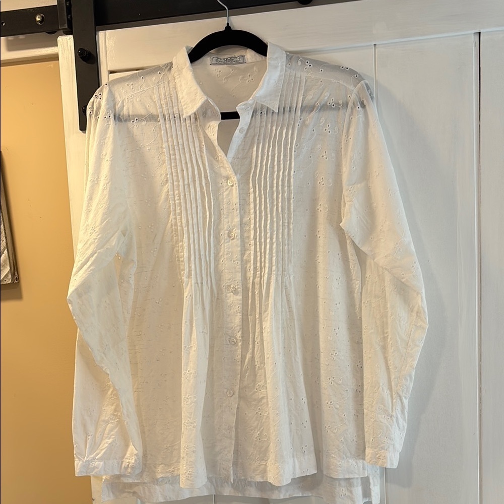 VLTS by Valentina white eyelet, beautiful button down, long sleeve top size XL